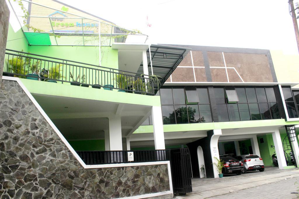 The Greenhouse Hotel Yogyakarta Exterior foto